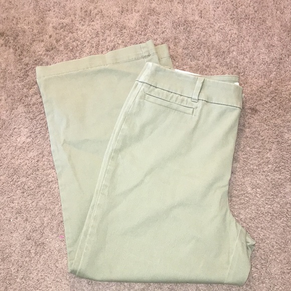 NWT Loft Outlet High Rise Slim Fit Olive Green Wide Leg Crop Pants Petite - Picture 2 of 8